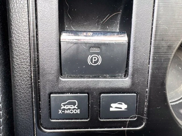 Used 2018 Silver Subaru 2.5i image 16