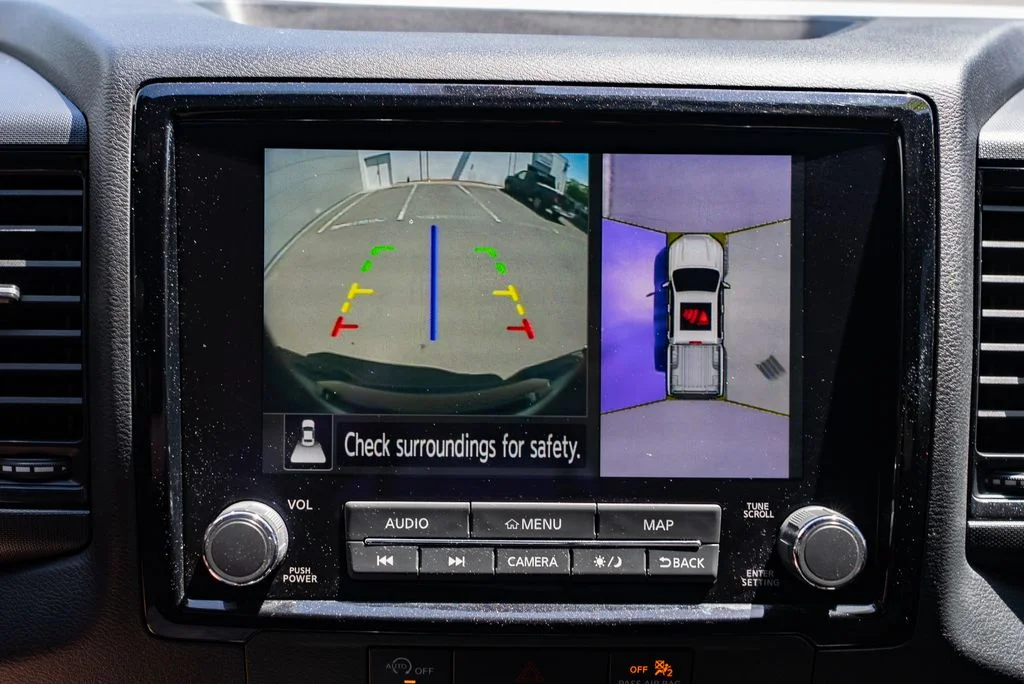 Used 2023 White Nissan PRO-4X image 19