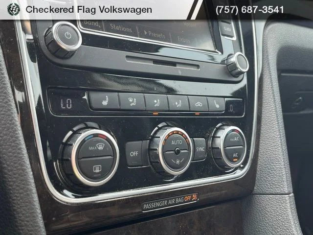Used 2015 Platinum Gray Metallic Volkswagen TDI SEL Premium image 43