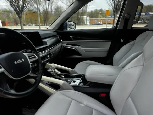 2023 Kia Telluride S - Photo 16