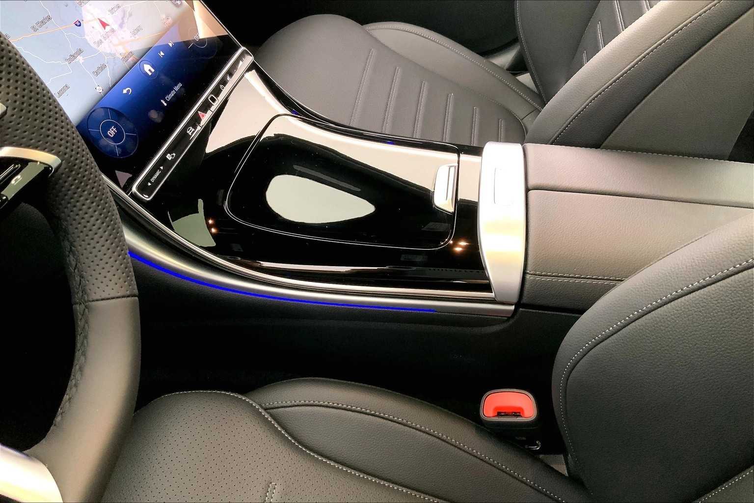 New 2025 Selenite Grey Metallic Mercedes-Benz C 300 image 17