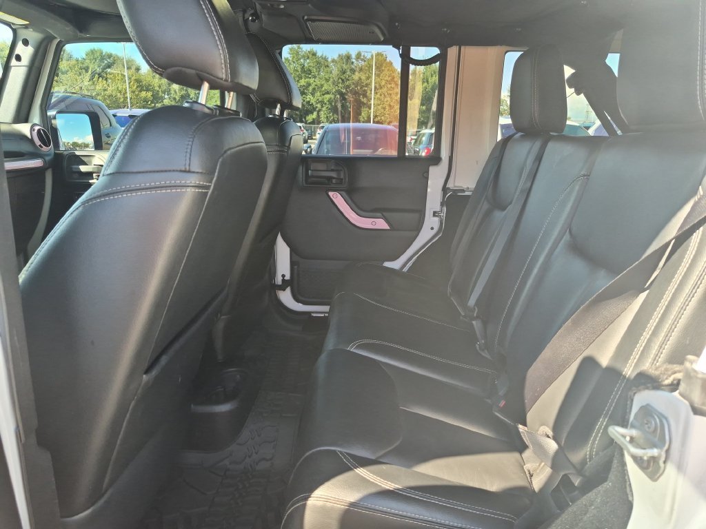 Used 2017 White Jeep Unlimited Rubicon image 21