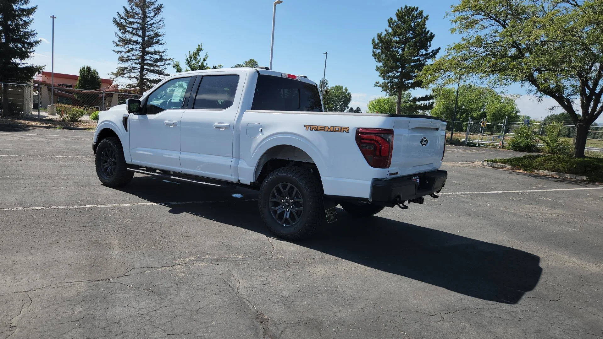 New 2026 Oxford White Ford Tremor image 4