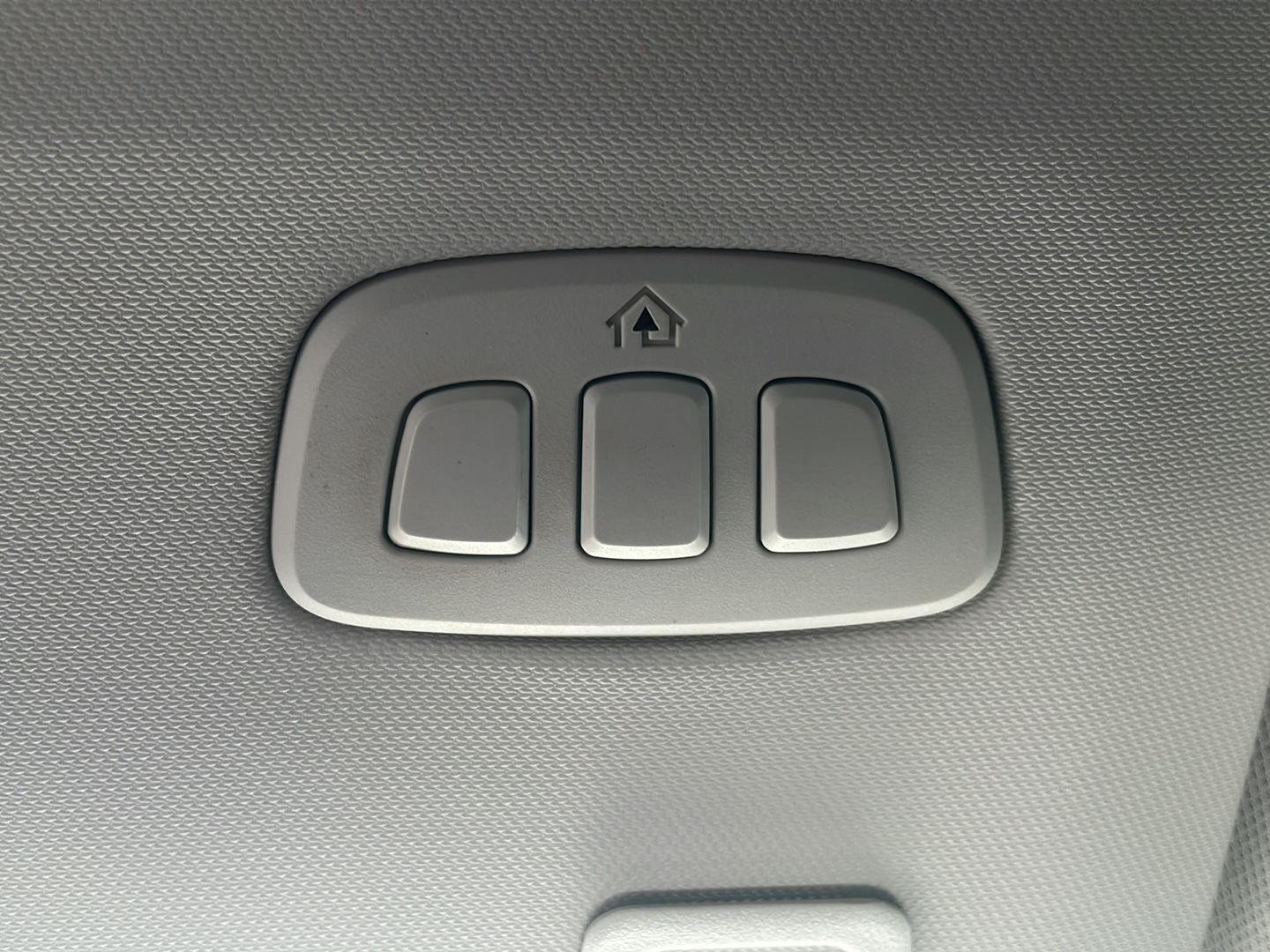Used 2023 Vapor Blue Metallic Ford Premium image 25