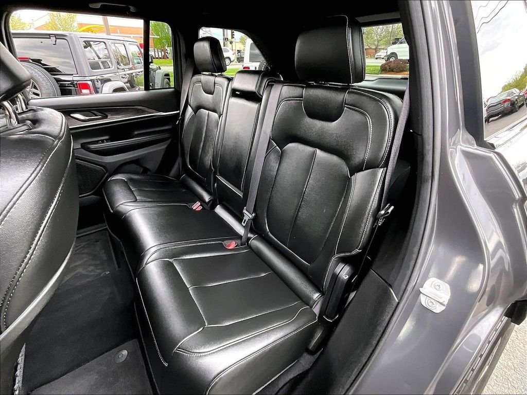 Used 2024 Gray Jeep Limited image 14