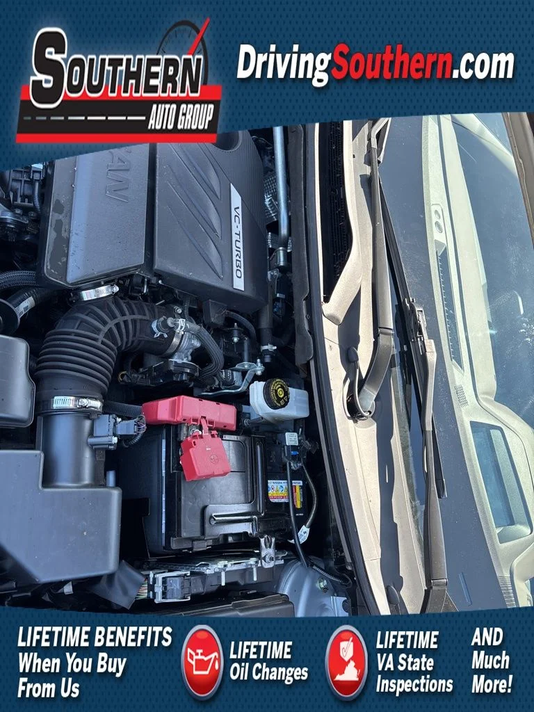 Used 2023 Silver Nissan Platinum image 1
