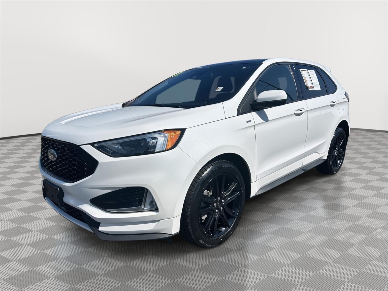 Used 2021 Star White Metallic Tri-Coat Ford ST-Line image 5
