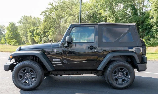 Used 2016 Black Jeep Sport image 9