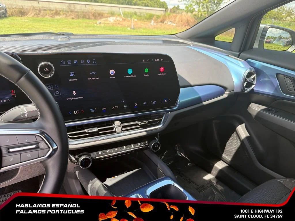 Used 2025 Sterling Gray Metallic Chevrolet LT image 21