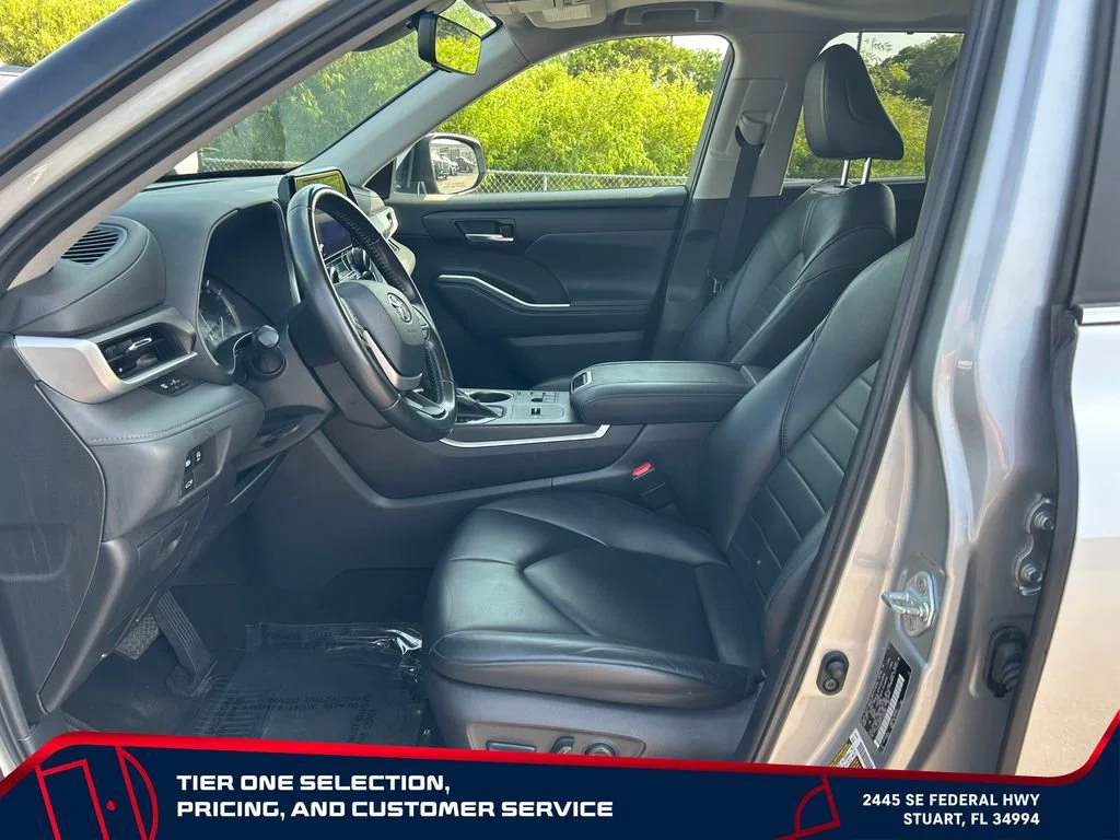 Used 2023 Silver Toyota XLE image 11