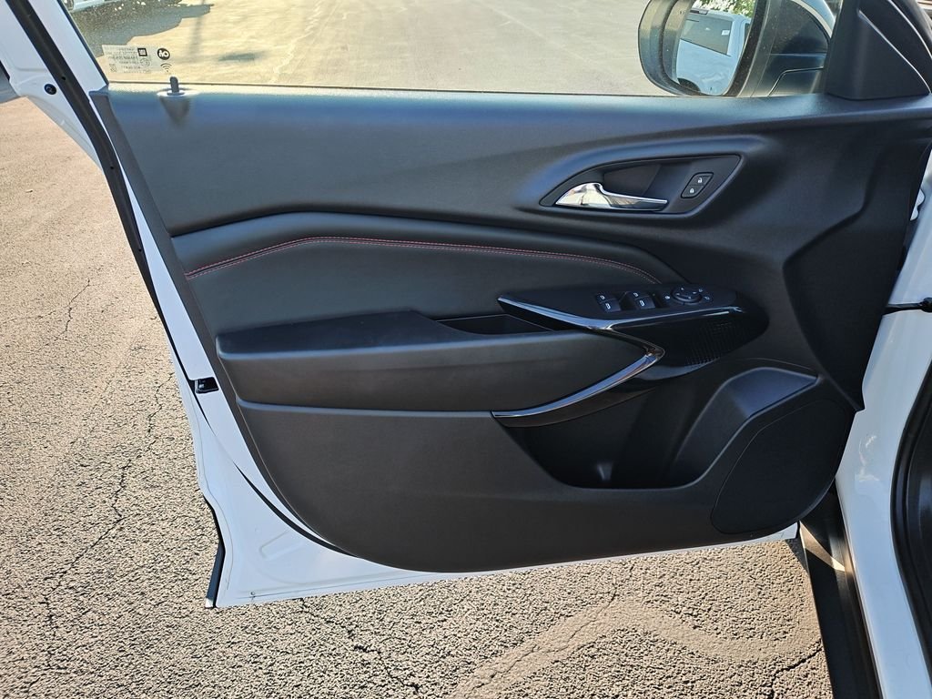 Used 2024 White Chevrolet 2RS image 12
