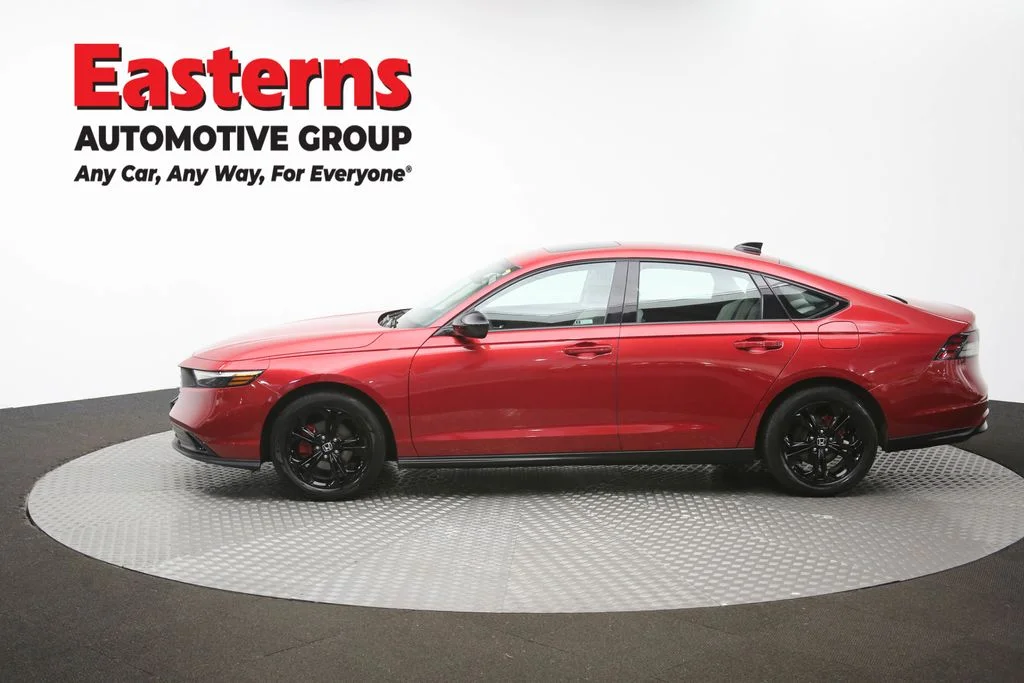 Used 2025 Red Honda SE image 59