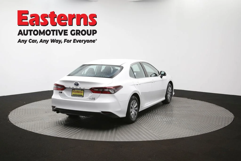 Used 2023 White Toyota LE image 34