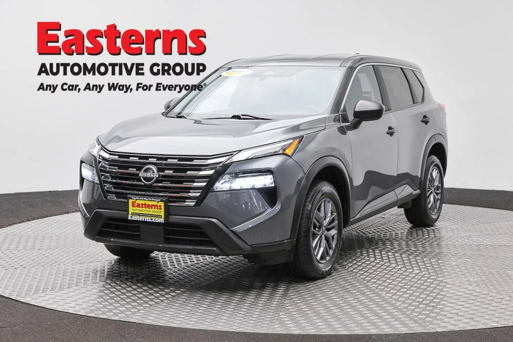 Used 2024 Gray Nissan S image 1