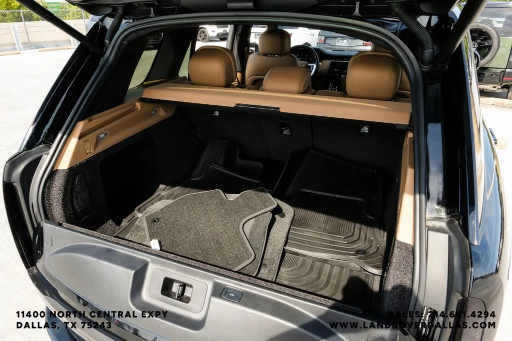 Used 2023 Black Land Rover SE image 57