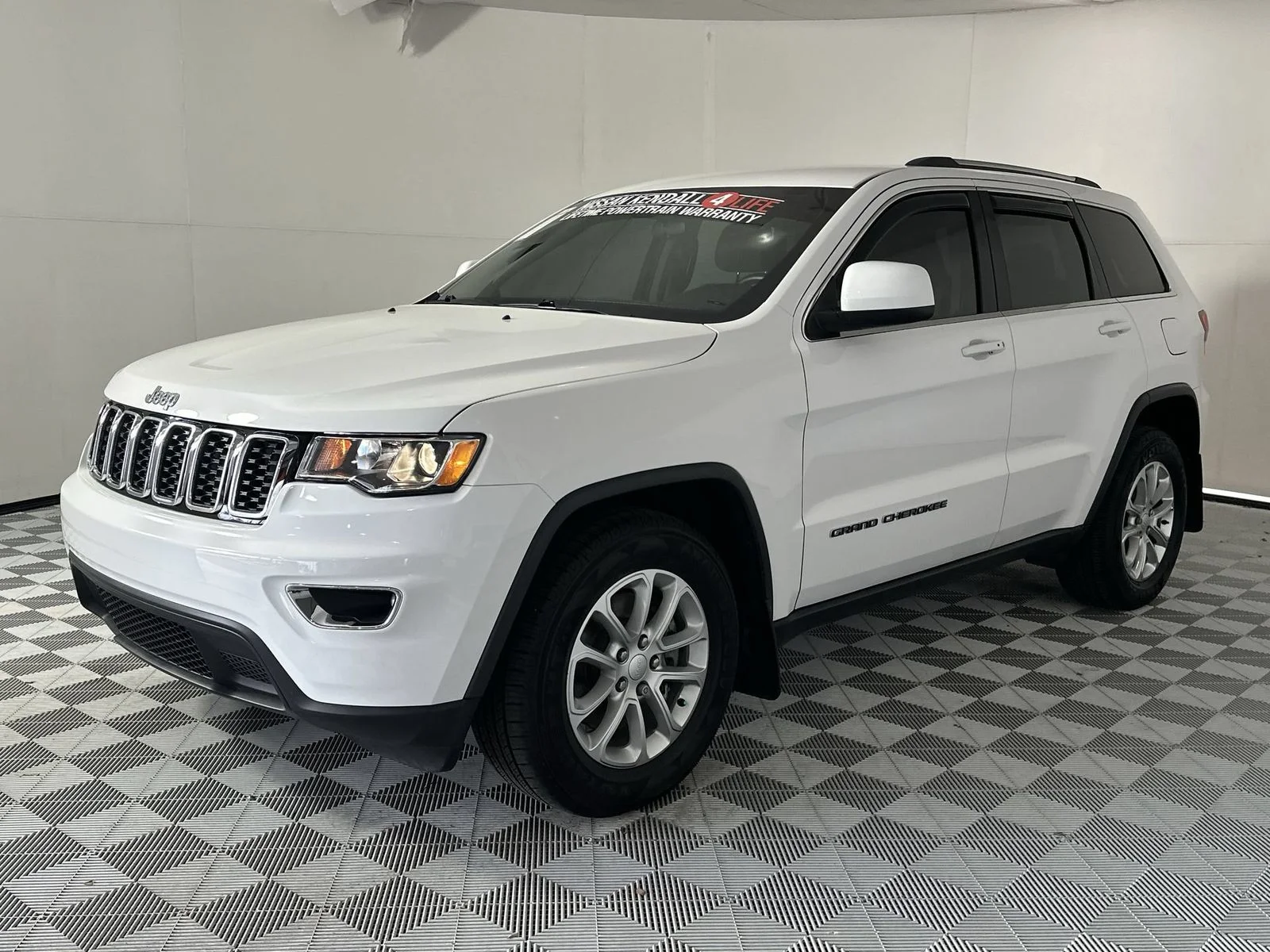 Used 2021 White Jeep Laredo E image 4