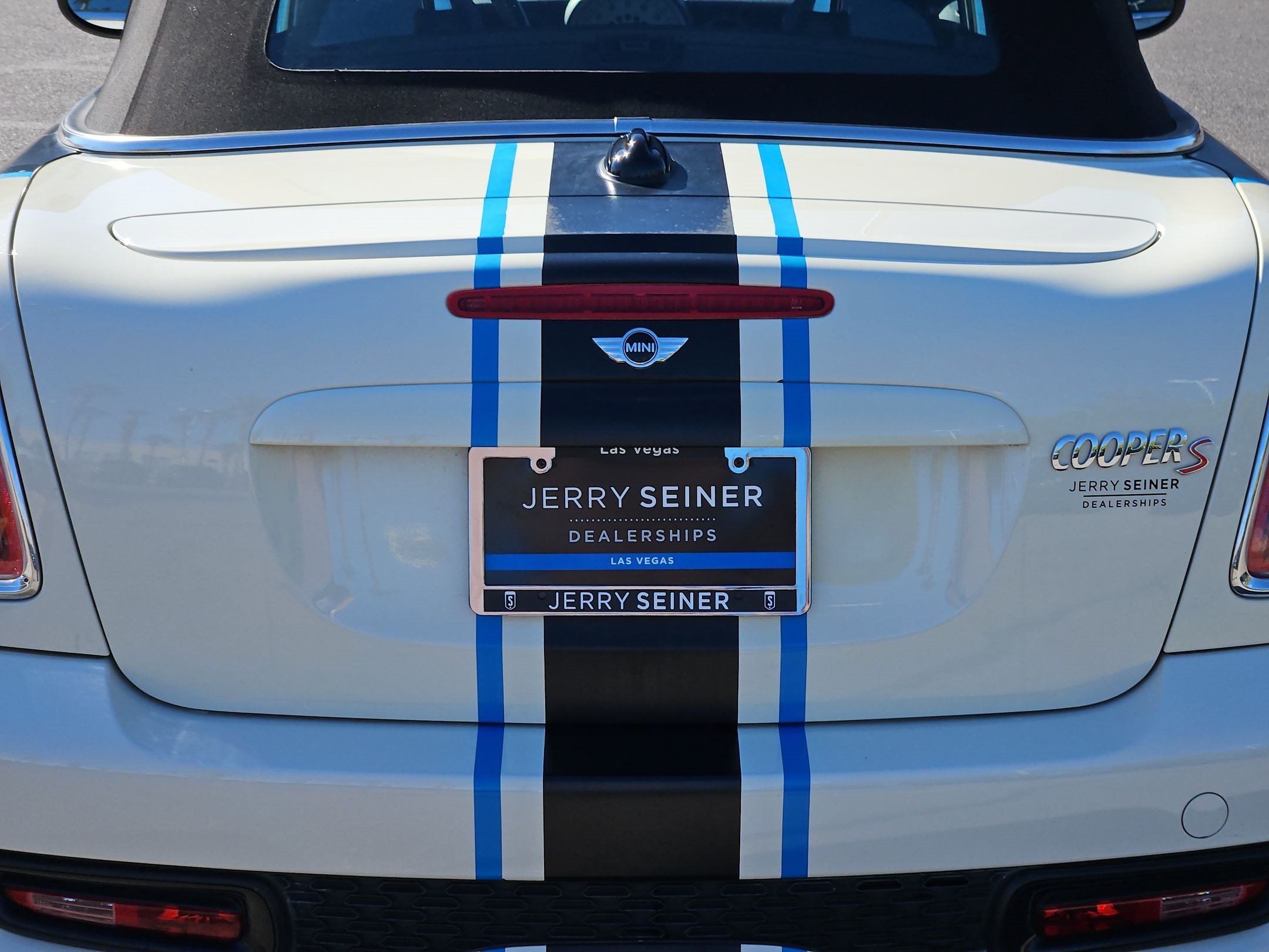 Used 2014 Pepper White MINI S image 13