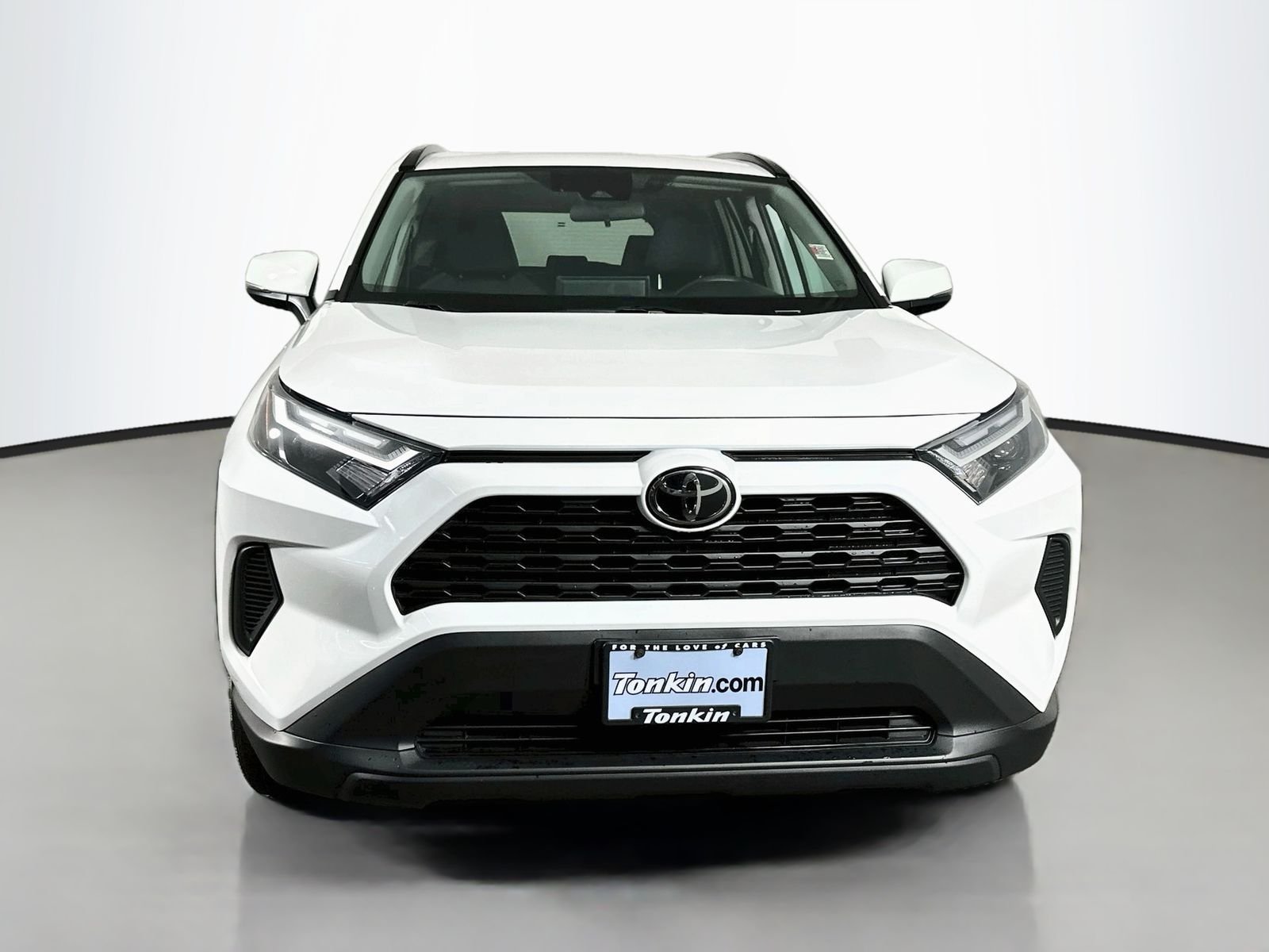 Used 2024 Ice Toyota XLE image 2
