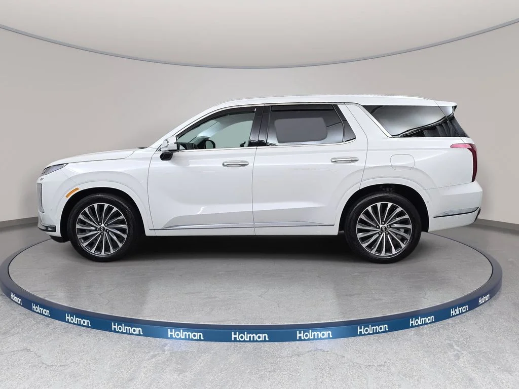 Used 2025 White Hyundai Calligraphy image 9