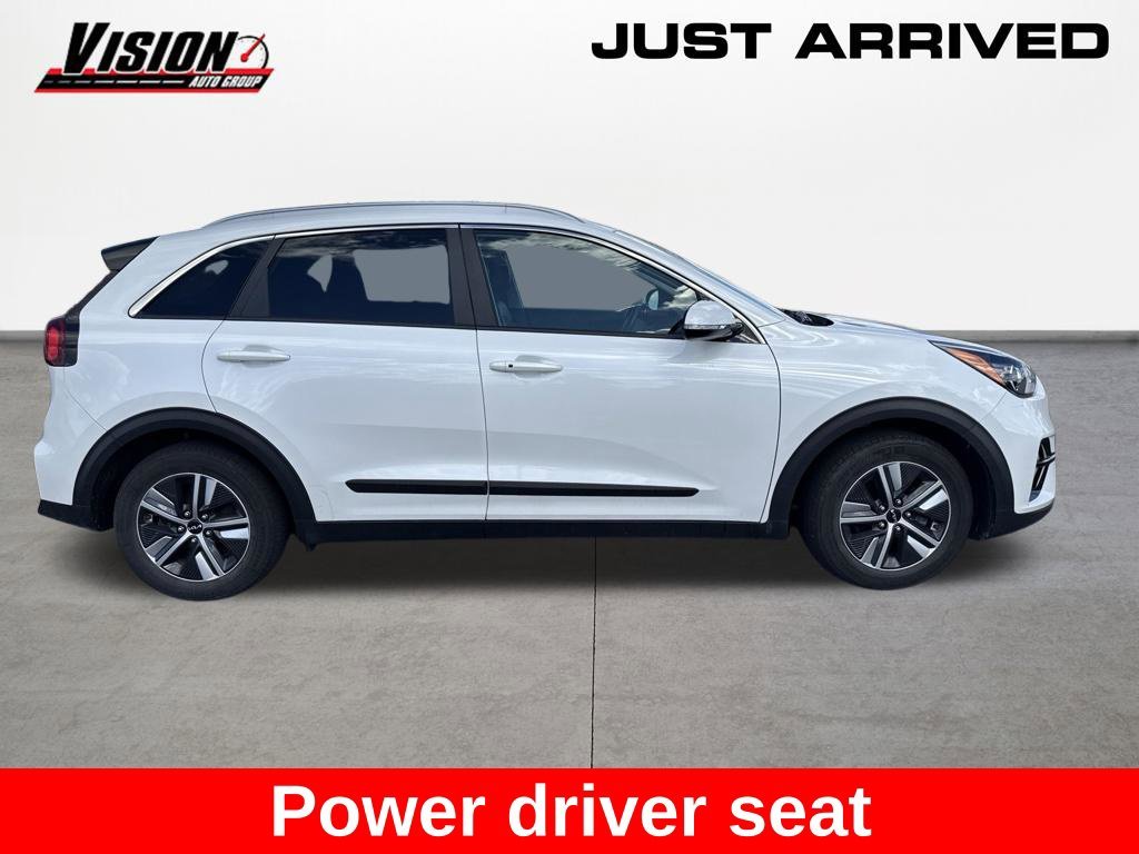 Used 2022 White Kia EX image 5