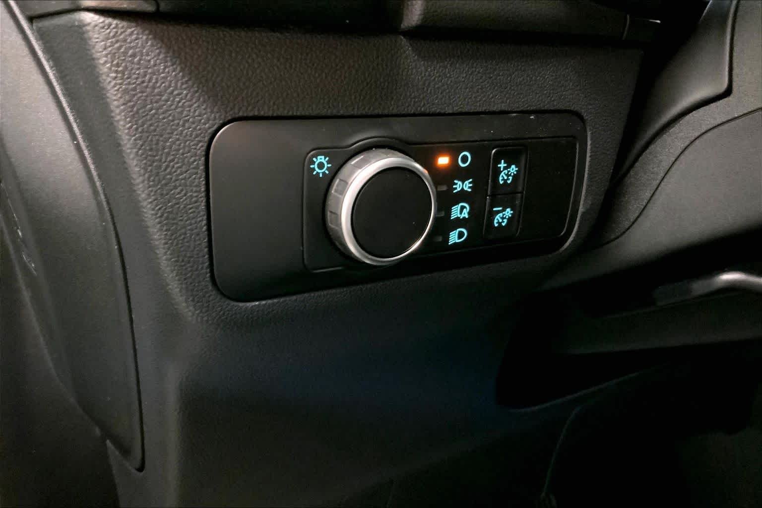 New 2026 Space White Metallic Ford Big Bend® image 18