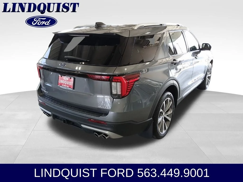 Used 2025 Gray Metallic Ford Platinum image 8