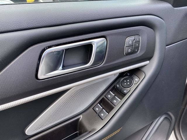 New 2026 Star White Metallic Tri-Coat Ford Tremor image 11