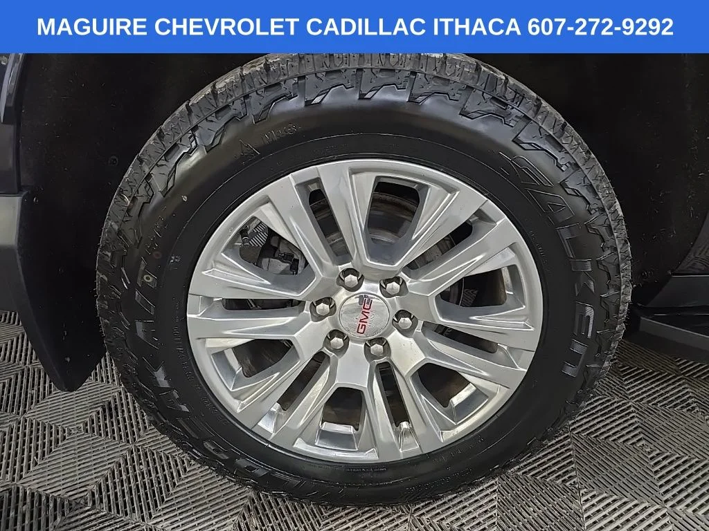 Used 2023 Silver GMC Denali image 14