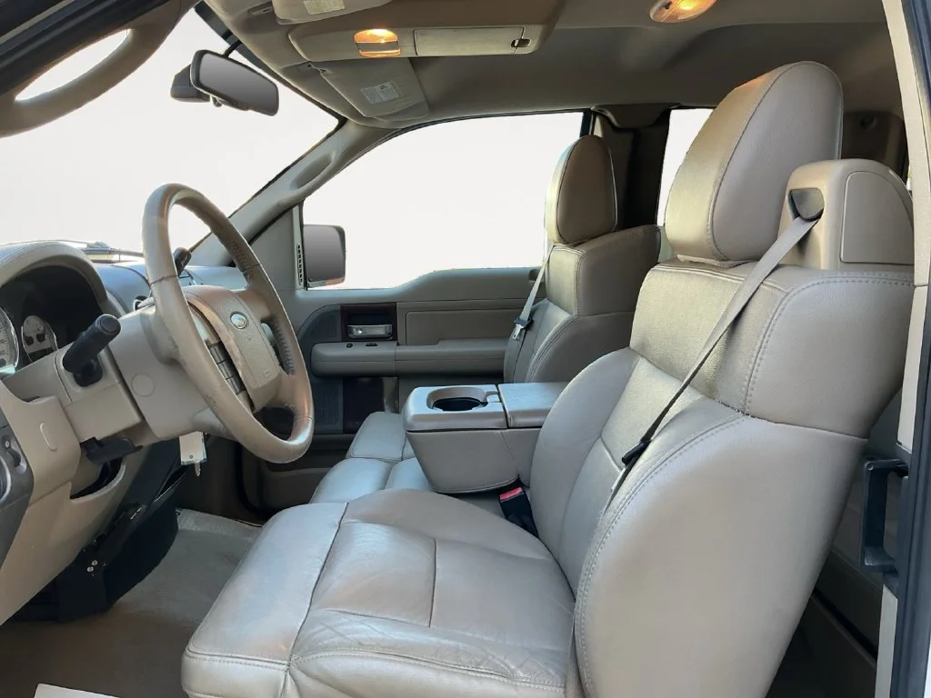 Used 2007 White Ford Lariat image 16
