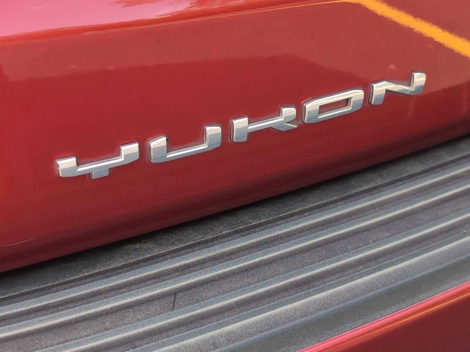 Used 2023 Volcanic Red Tintcoat GMC AT4 image 5