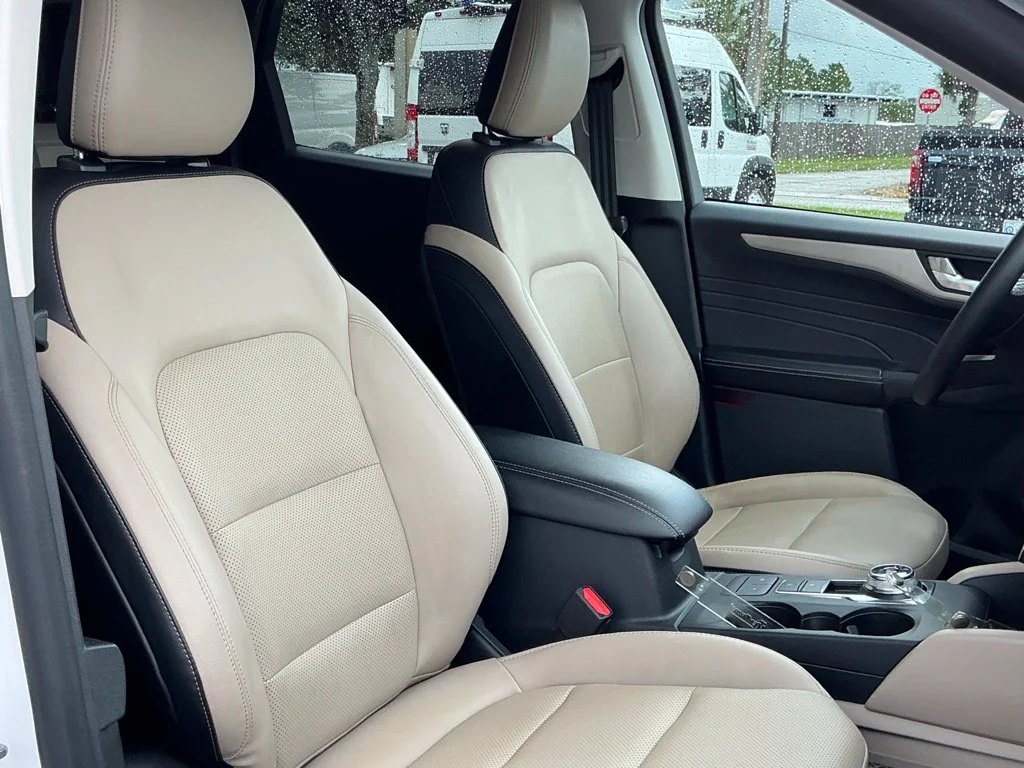 Used 2021 White Ford SEL image 17