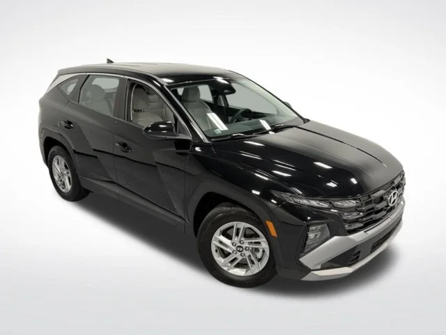Used 2025 Black Hyundai SE image 31