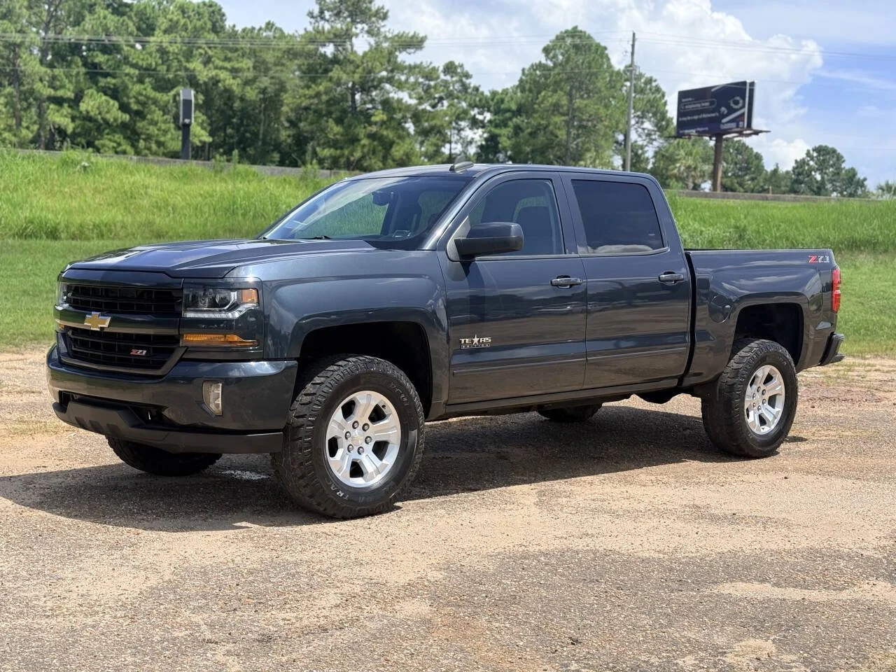 Used 2018 Gray Chevrolet LT Z71 4x4 4dr Crew Cab 5.8 ft. SB image 1