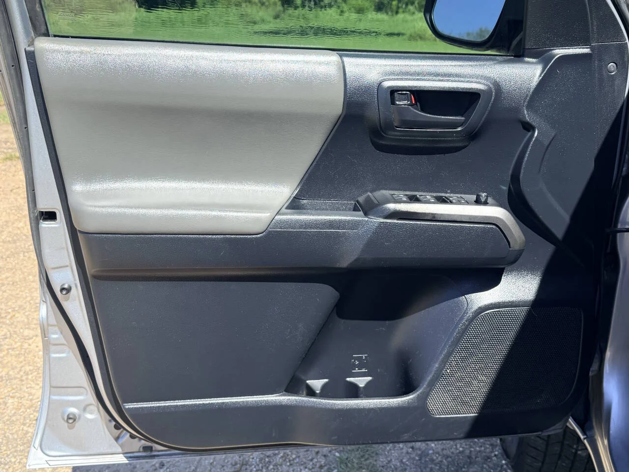 Used 2019 Silver Toyota SR5 V6 4x2 4dr Double Cab 5.0 ft SB image 24