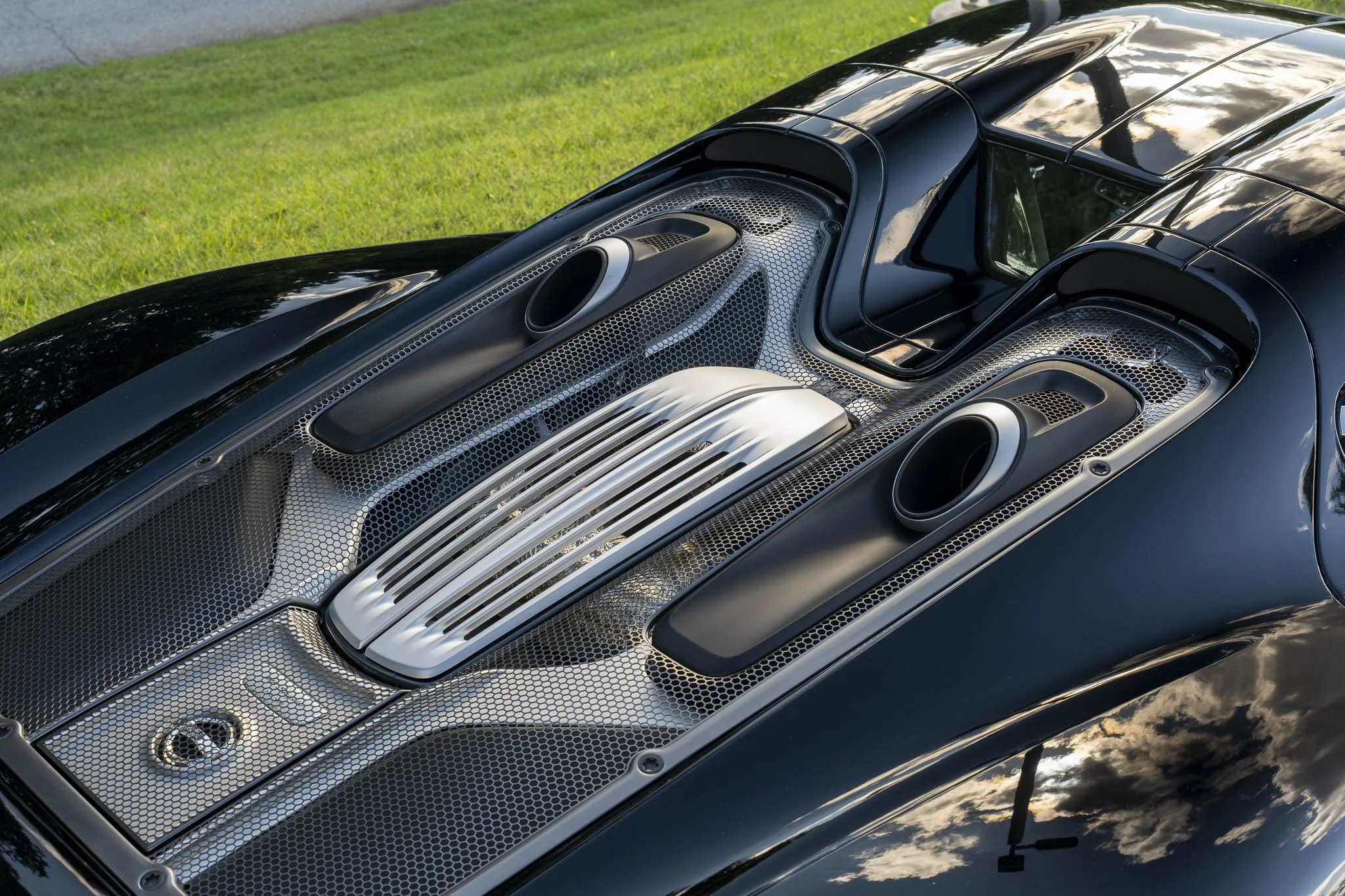 Used 2015 Black Porsche  image 25