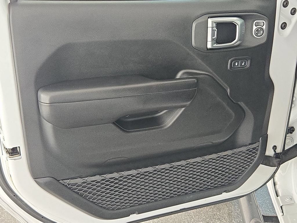 Used 2019 White Jeep Sport S 4x4 image 27