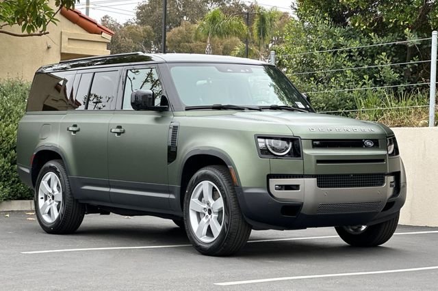 New 2026 Woolstone Green Land Rover S image 7