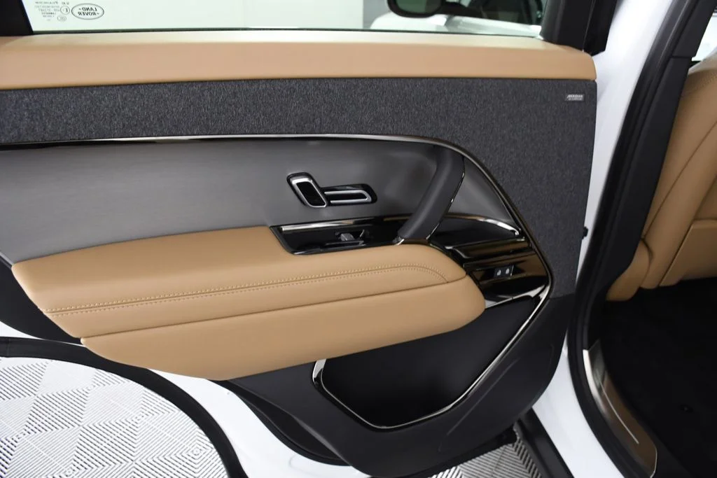 New 2026 Fuji White Land Rover SE image 25