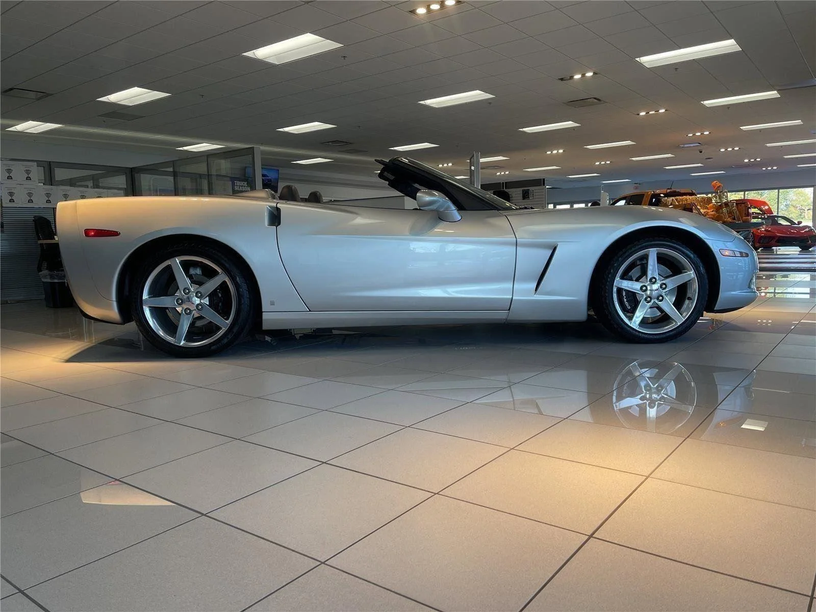 Used 2006 Machine Silver Metallic Chevrolet 2DR CONV image 6