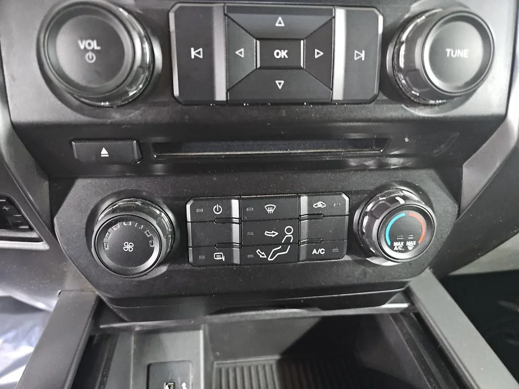 Used 2018 White Ford XLT image 25