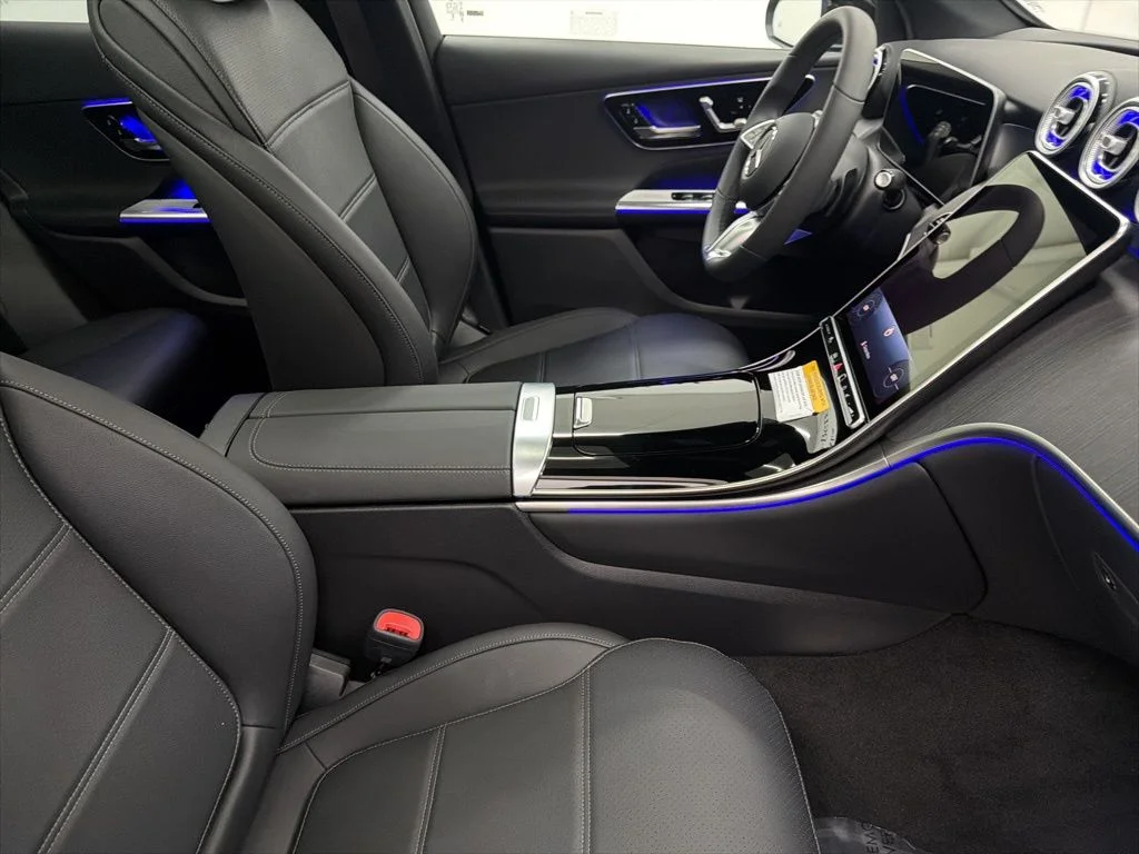 Used 2026 Black Mercedes-Benz GLC 300 image 29