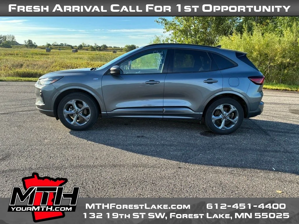 Certified Used 2024 Gray Ford ST-Line image 5