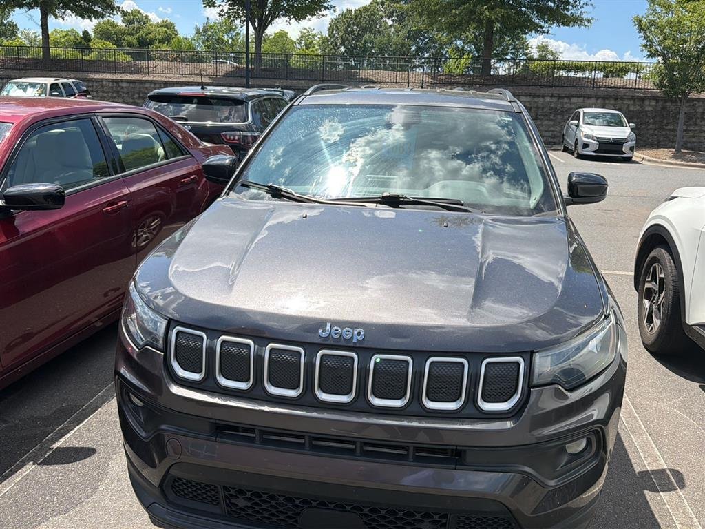 Used 2022  JEEP  image 2