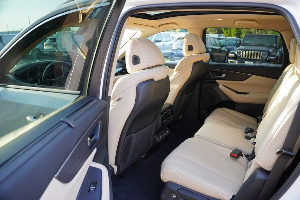 Used 2024 Platinum White Pearl Acura Advance image 16
