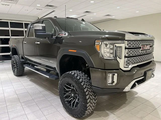 Used 2023 Forest Metallic GMC Denali image 7