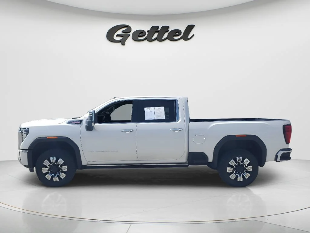 Used 2024 White Frost Tricoat GMC Denali image 8