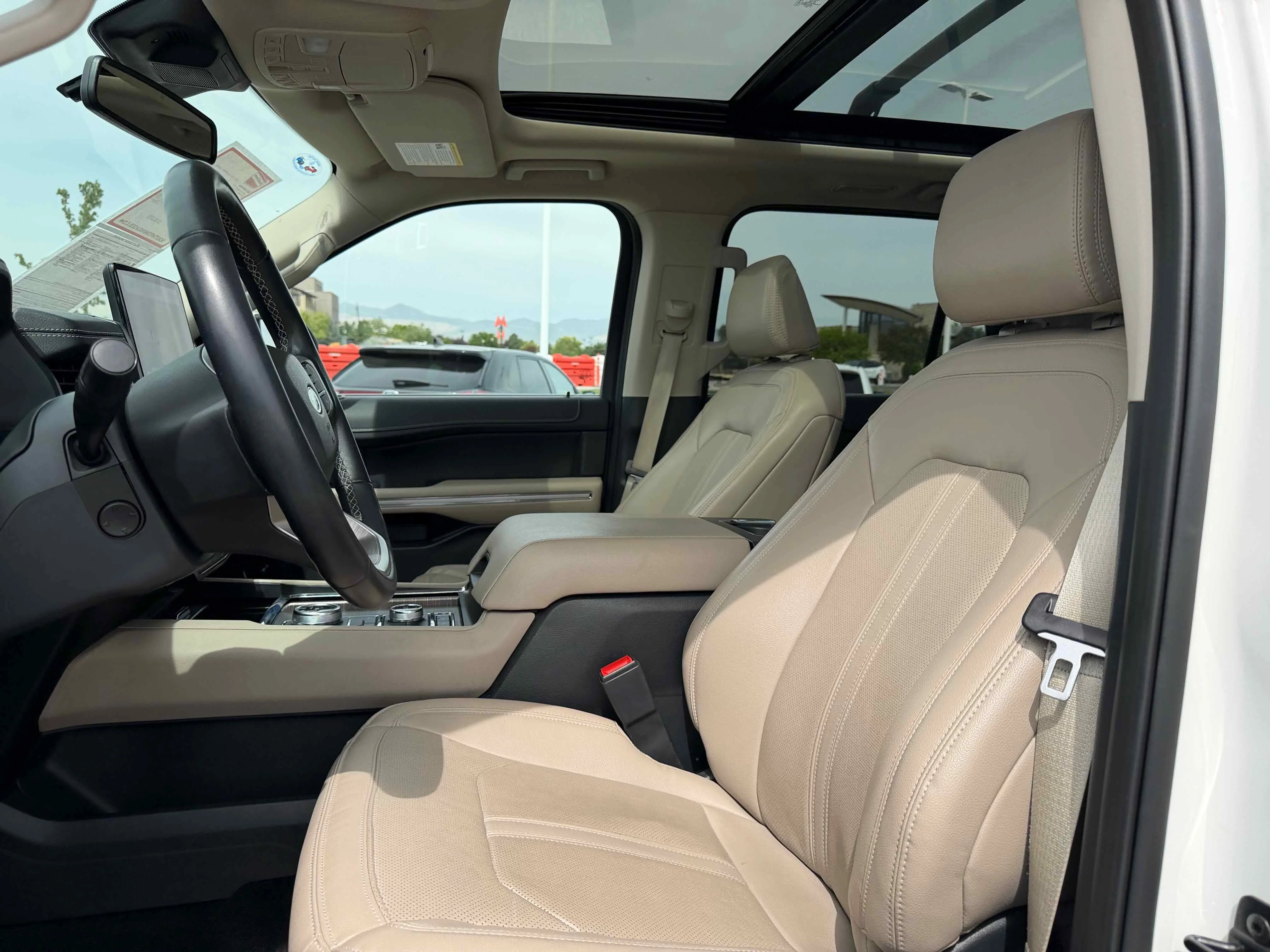 Used 2023 White Metallic Ford Limited image 4