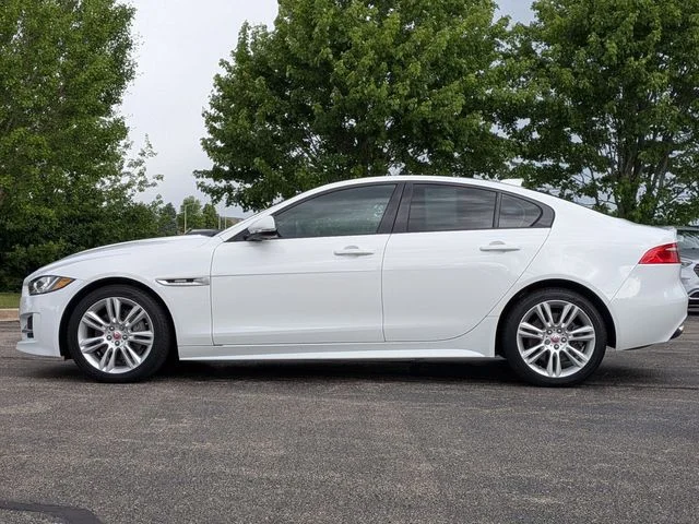 Used 2018 White Jaguar 25t R-Sport image 4