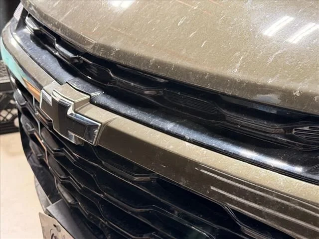 Used 2024 Brown Chevrolet ACTIV image 18