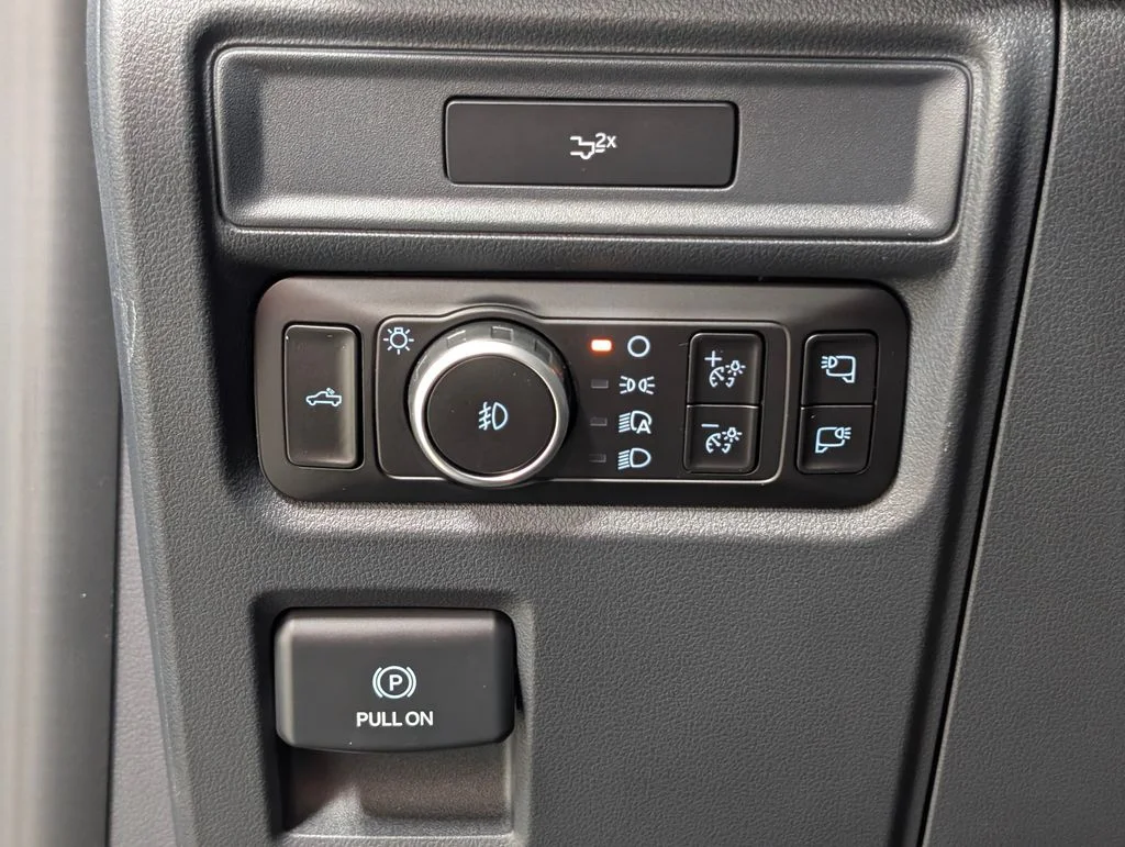New 2026 Carbonized Gray Metallic Ford XLT image 13
